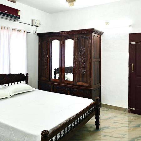 Ambili Riverfront Villa With Party Hall Irimbranallur 외부 사진