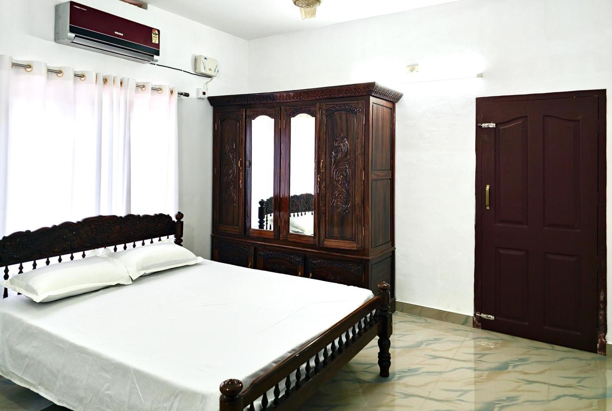 Ambili Riverfront Villa With Party Hall Irimbranallur 외부 사진